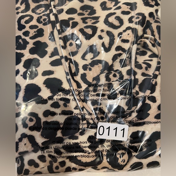 B15 TAHARI, ARTHUR S. LEVINE DRESS SIZE 14.  BUST:22”, Waist:17.5” Length:50”. - Picture 13 of 14